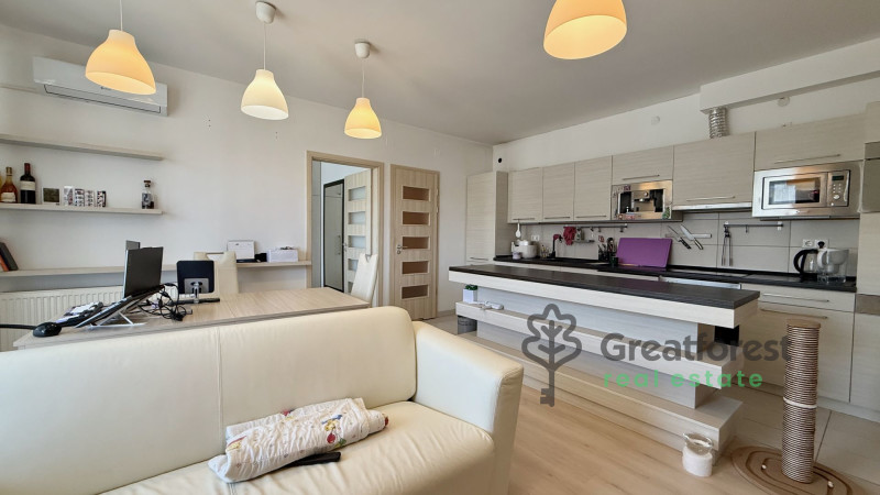 Debrecen, Close To Plaza, flat  