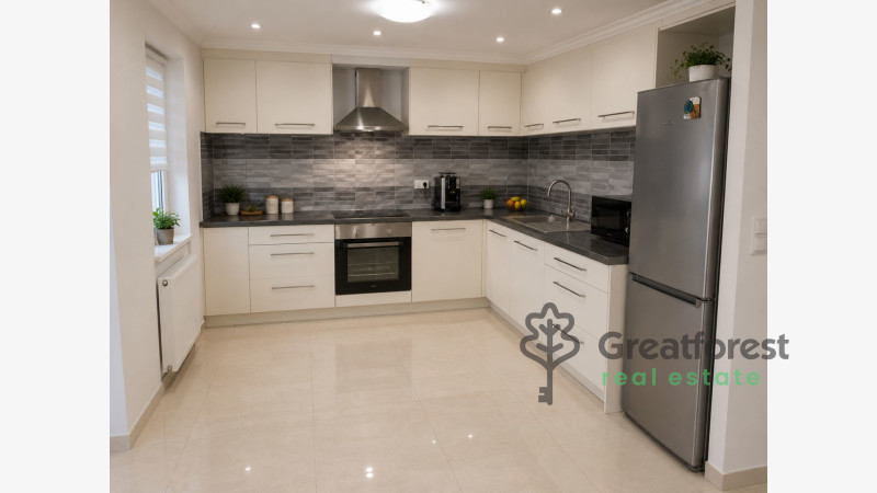 Debrecen, City East, family house  