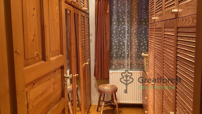 Debrecen, Pércsikert, family house  