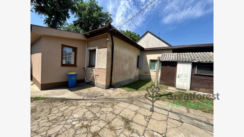 Debrecen, Biharikert, family house  
