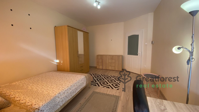 Debrecen, Bem Square, flat  