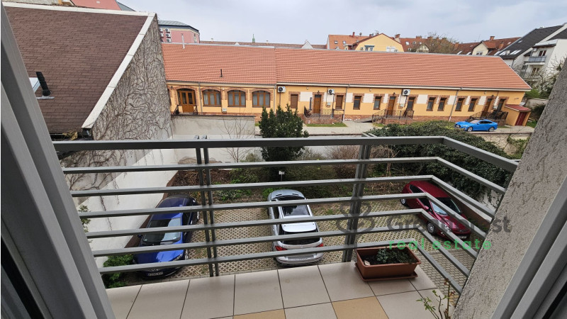 Debrecen, City Center, flat  