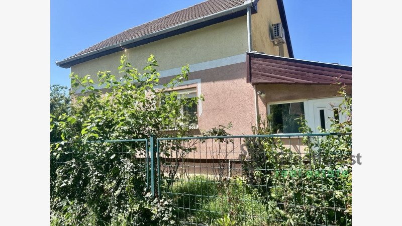 Debrecen, Biczó István kert, family house  