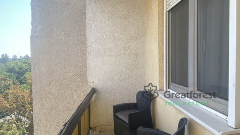 Debrecen, Bem Square, flat  