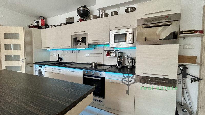 Debrecen, Close To Plaza, flat  