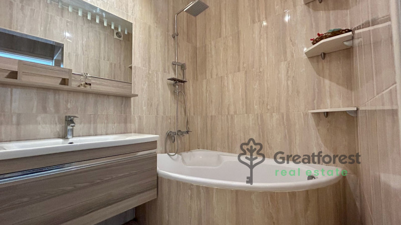 Debrecen, Close To Plaza, flat  