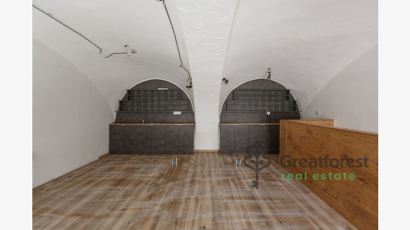 Debrecen, City Center, commercial premises not in shopping center  