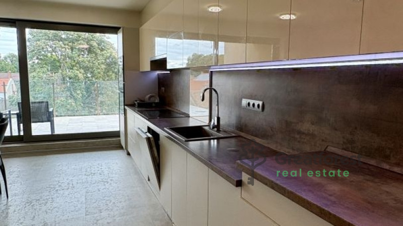 Debrecen, Close To Plaza, flat  