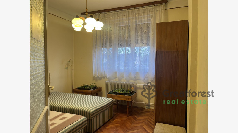 Téglás, family house  