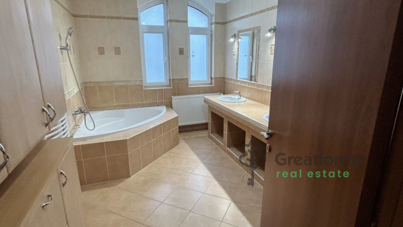 Debrecen, Tócóliget, family house  