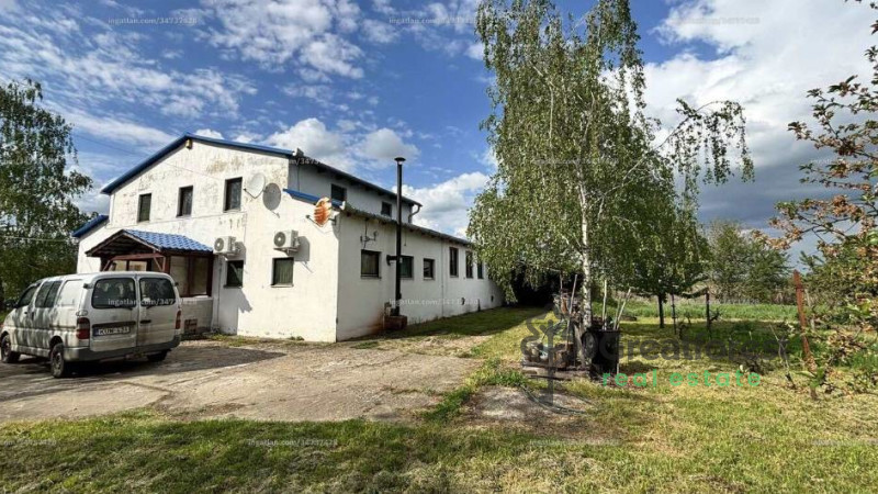 Zsáka, industrial building  