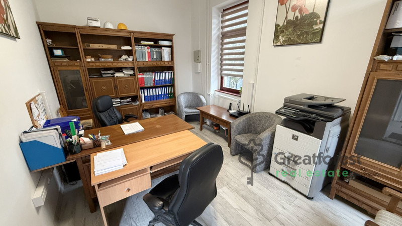 Debrecen, City South-West, office in office building  