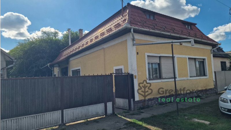 Hajdúhadház, family house  