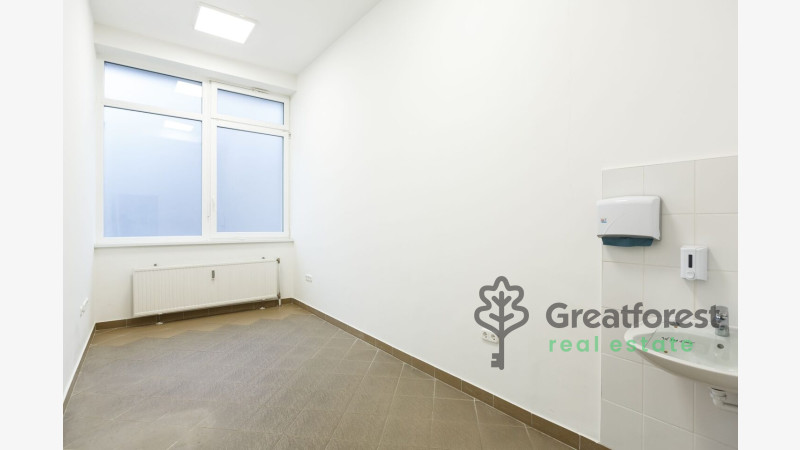 Debrecen, City Center, commercial premises not in shopping center  