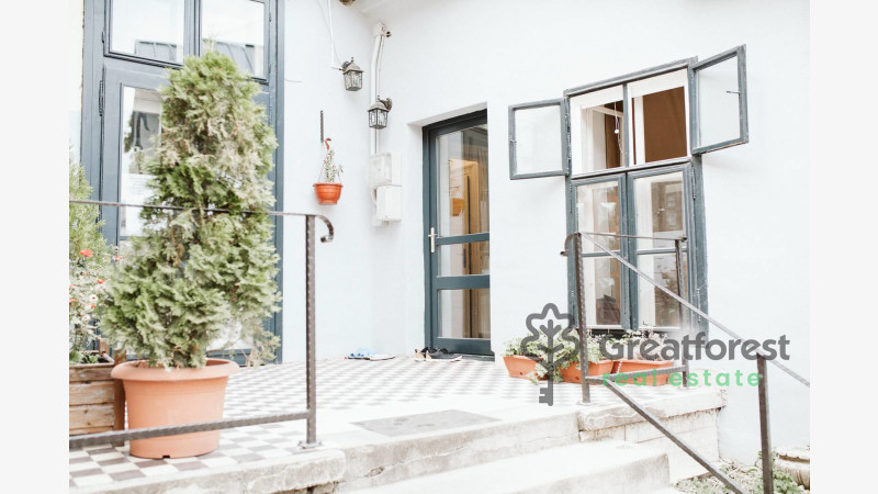 Debrecen, Close To Plaza, part of a house  