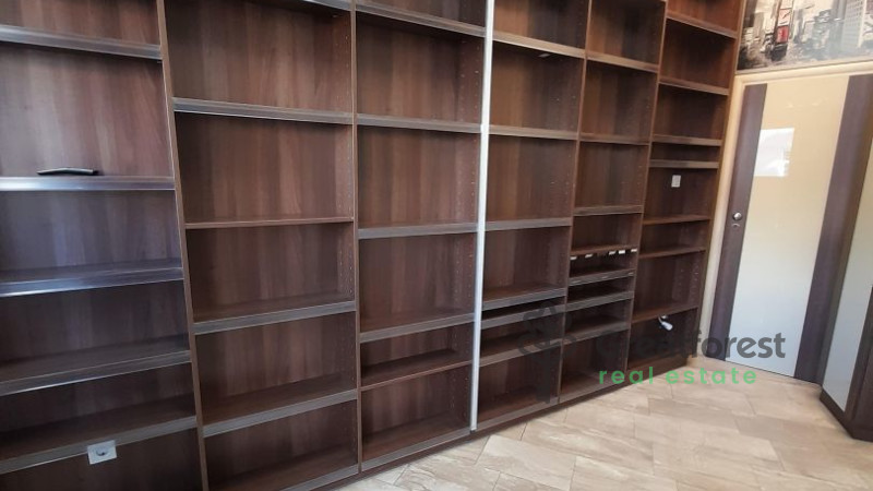 Debrecen, commercial premises not in shopping center  