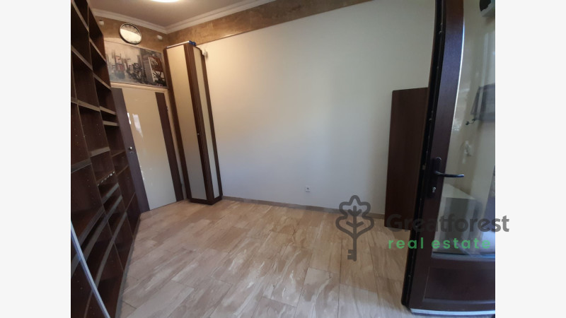Debrecen, commercial premises not in shopping center  