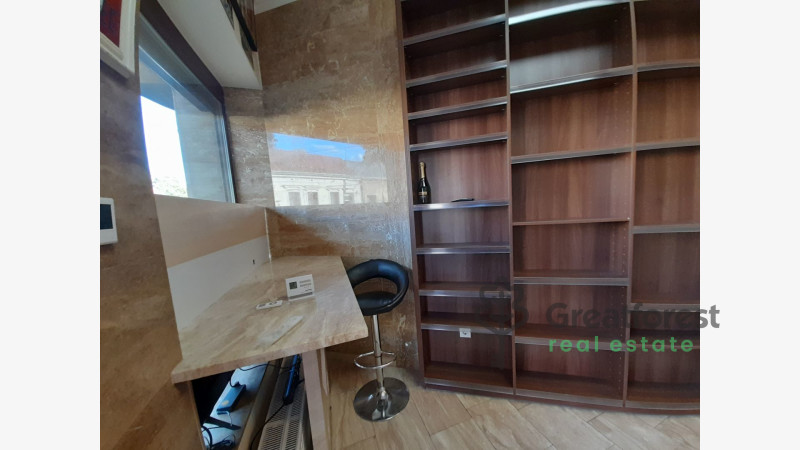Debrecen, commercial premises not in shopping center  