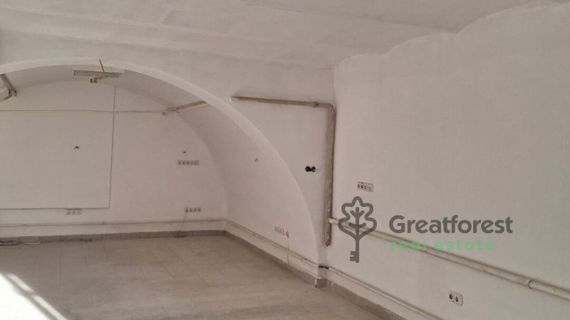 Debrecen, City Center, commercial premises not in shopping center  