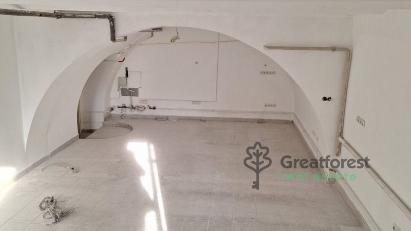 Debrecen, City Center, commercial premises not in shopping center  
