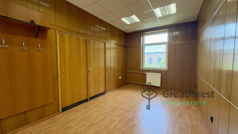 Debrecen, City North-East, office in office building  