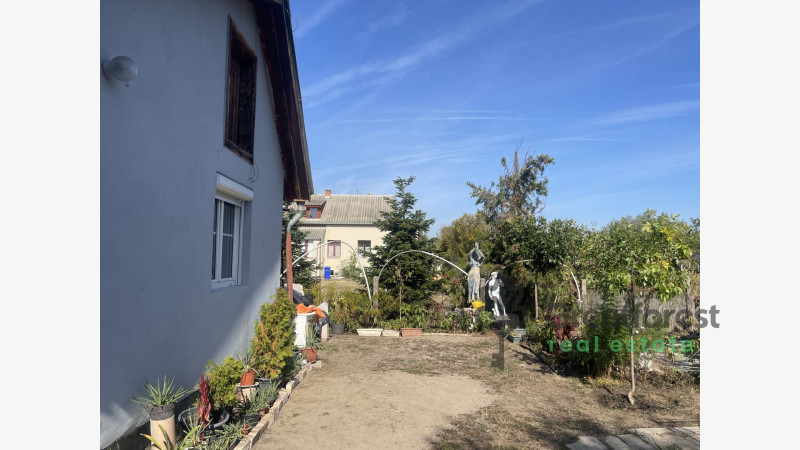 Debrecen, Bayk András kert, family house in periferical area  