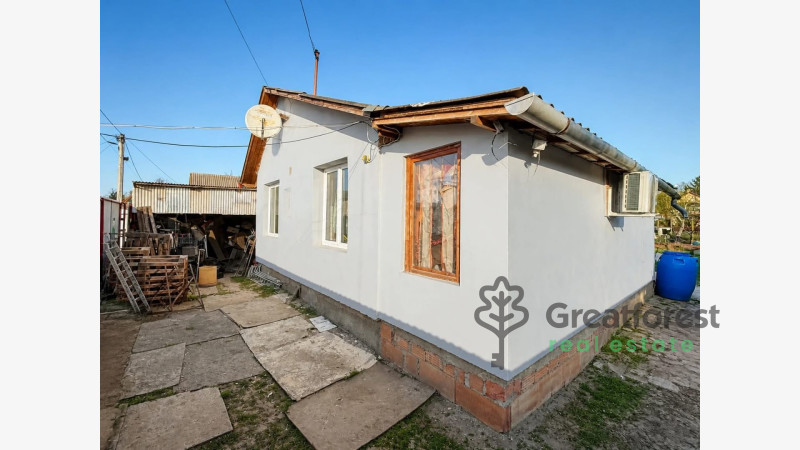 Debrecen, Bayk András kert, family house in periferical area  