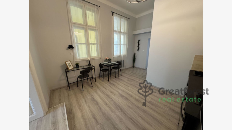 Debrecen, Close To Plaza, flat  