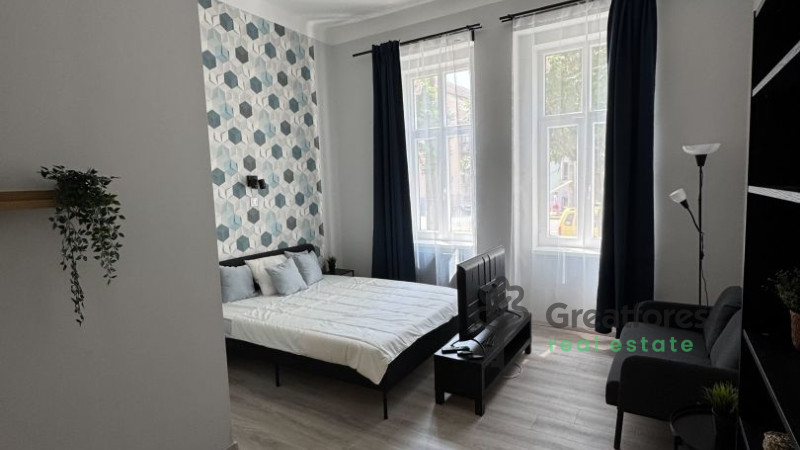 Debrecen, Close To Plaza, flat  