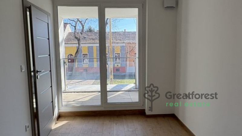 Debrecen, City Center, flat  