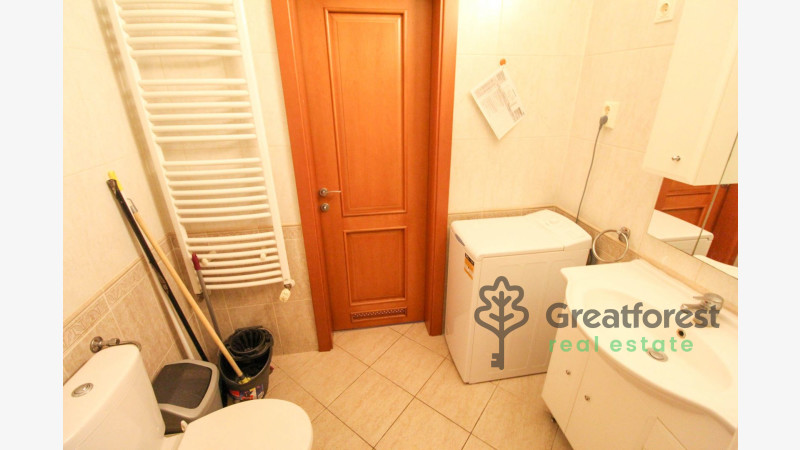 Debrecen, Bem Square, flat  