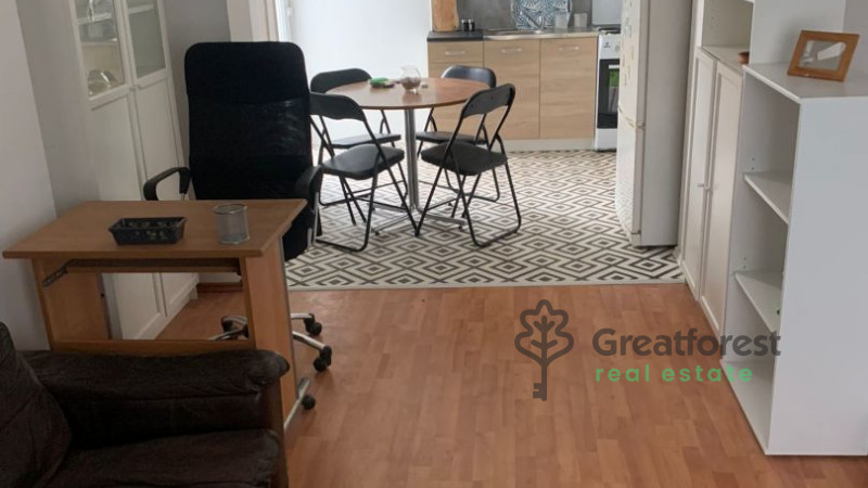 Debrecen, Bem Square, flat  