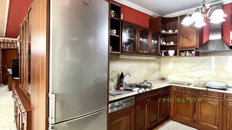 Mikepércs, family house  