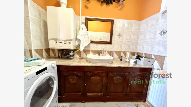 Mikepércs, family house  