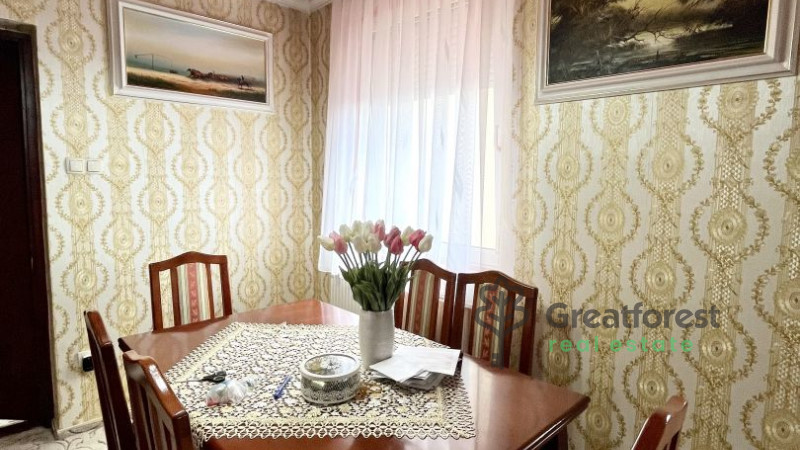 Mikepércs, family house  