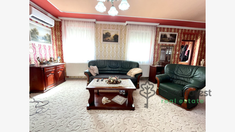 Mikepércs, family house  