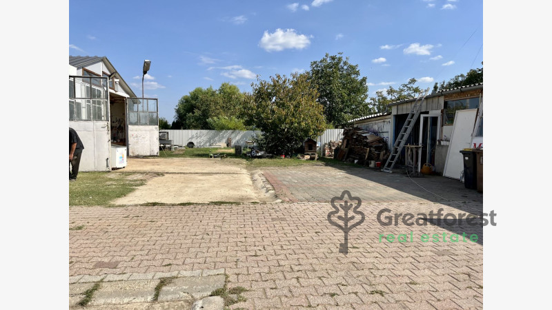 Mikepércs, family house  