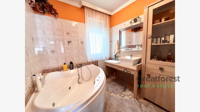 Mikepércs, family house  