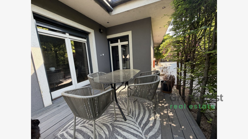 Debrecen, Tesco Area, family house  