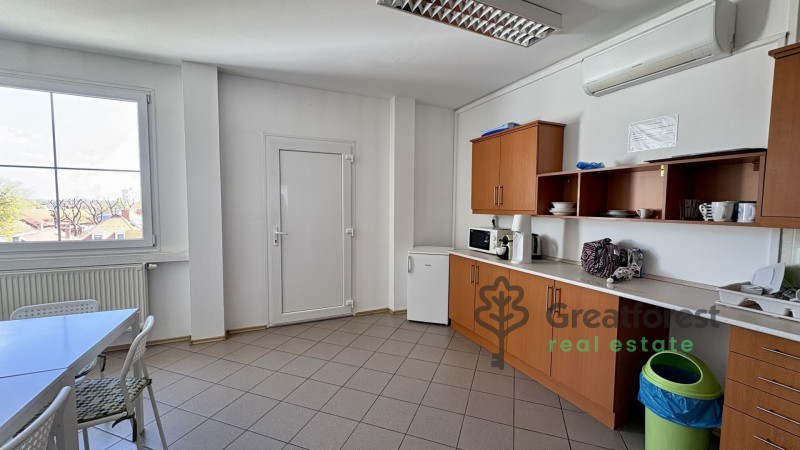 Debrecen, City Center, office in office building  