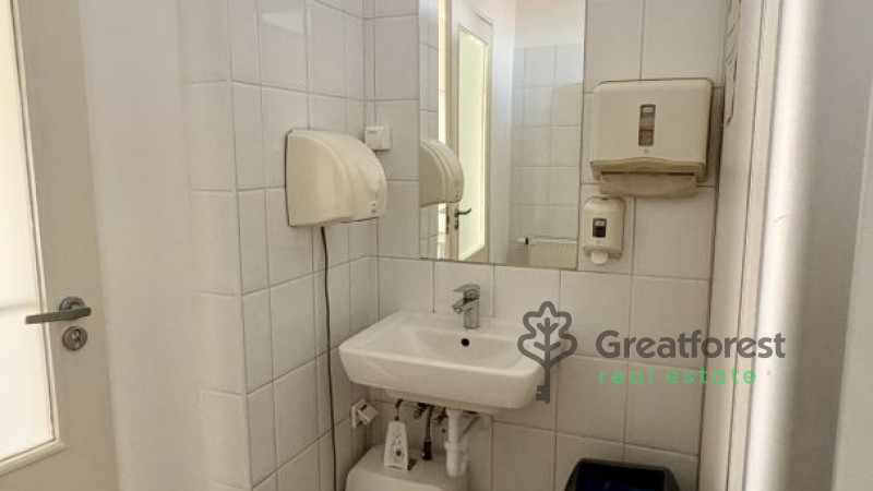 Debrecen, City Center, office in office building  