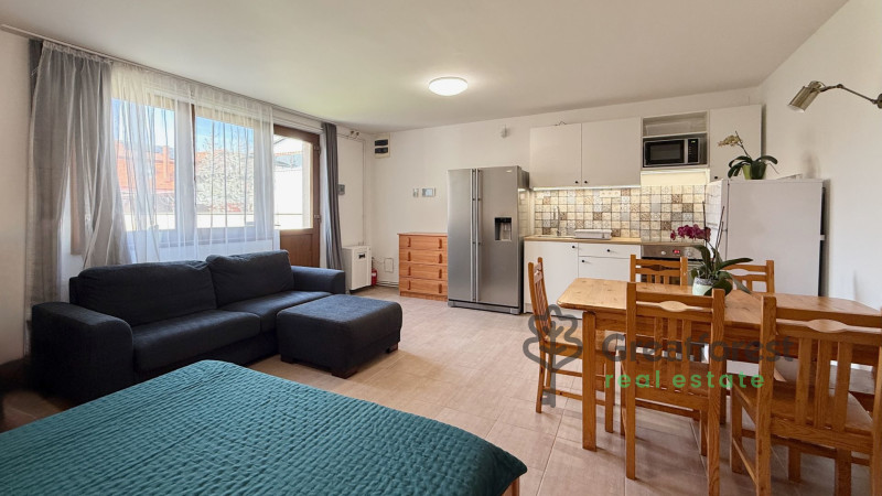 Debrecen, City South-East, part of a house  