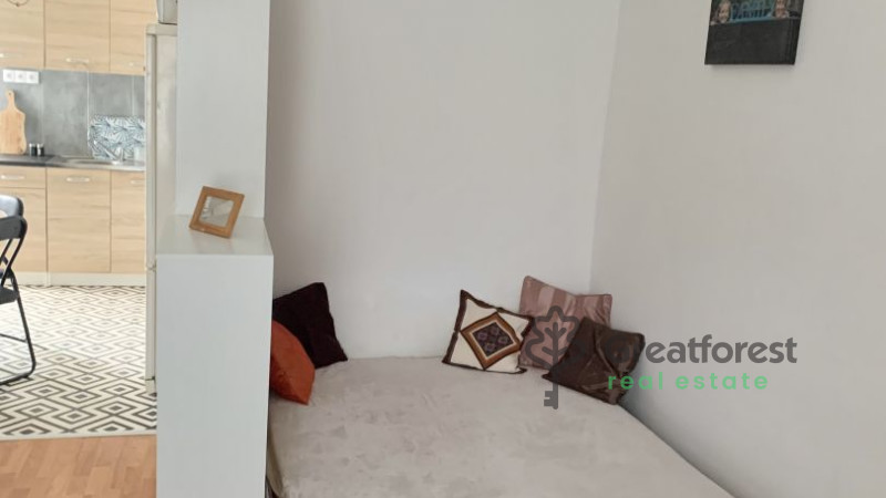 Debrecen, Bem Square, flat  