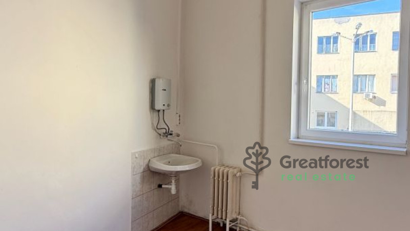 Debrecen, Close To City Center, office in office building  