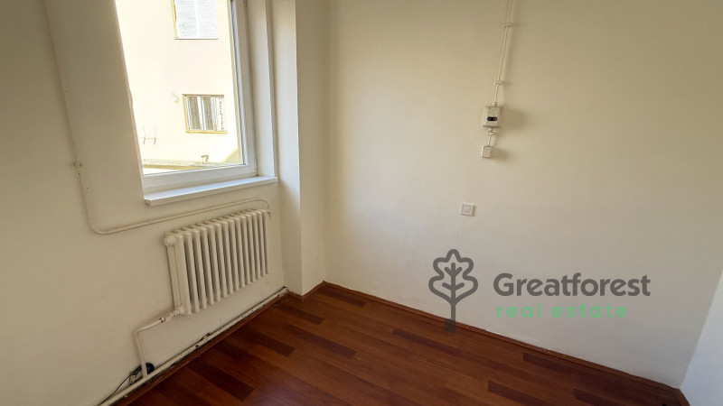 Debrecen, Close To City Center, office in office building  