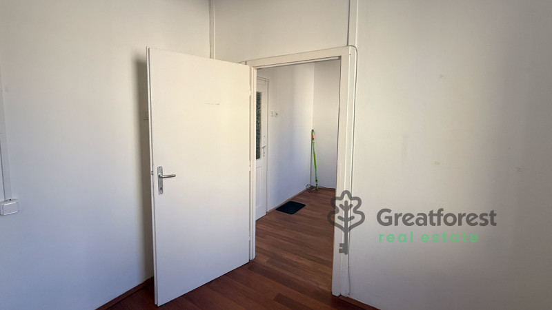 Debrecen, Close To City Center, office in office building  