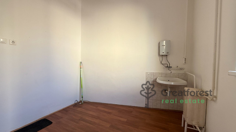 Debrecen, Close To City Center, office in office building  