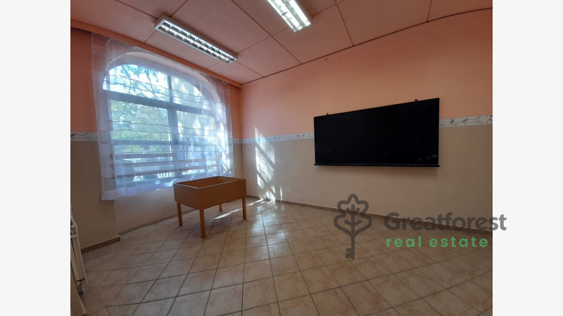 Debrecen, Close To Tesco Area, commercial premises not in shopping center  