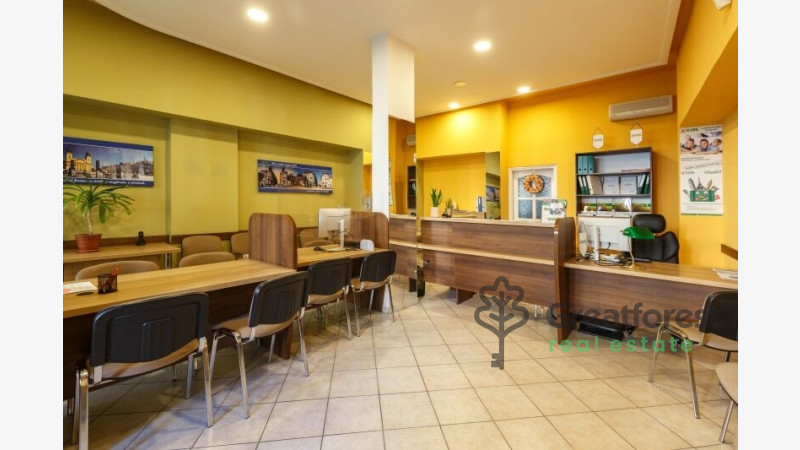 Debrecen, City Center, commercial premises in shopping center  