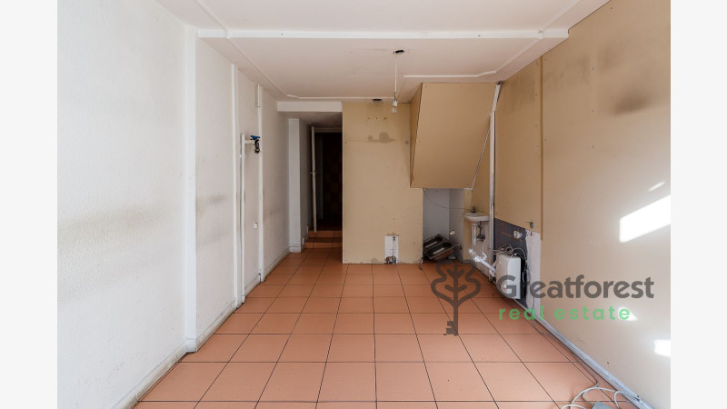 Debrecen, City Center, commercial premises in shopping center  